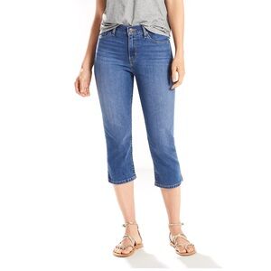 Levi's Women’s Classic Capri Jeans